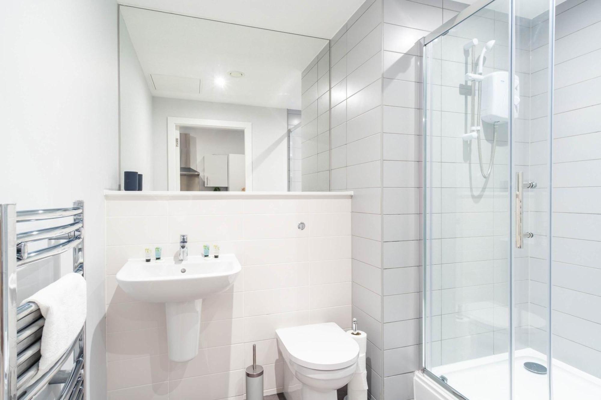 Charming 2 Bed In Waterloo Apartment Liverpool